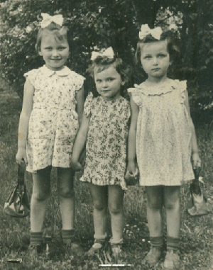 שלוש אחיות 1953 בפולין